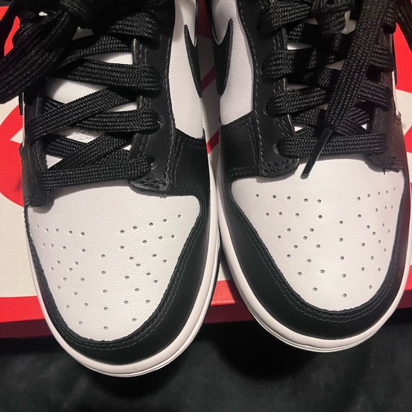 Nike Dunks Low Pandas 🐼 - Picture 6 of 10